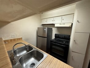 Building Photo - 10501 South Dr