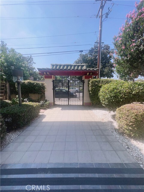 Foto del edificio - 330 N Rural Dr