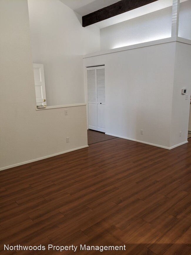 Building Photo - 2 br, 1 bath House - 2015 Crescent Ave