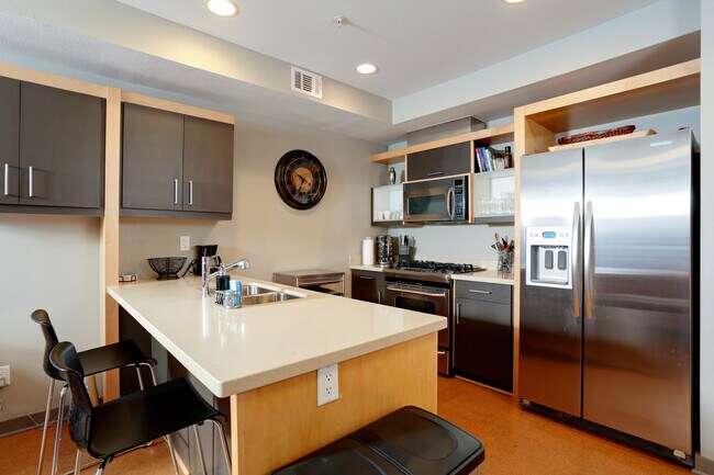 Chef kitchen with quartz countertop and stainless steel appliances - 2900 Wyandot St