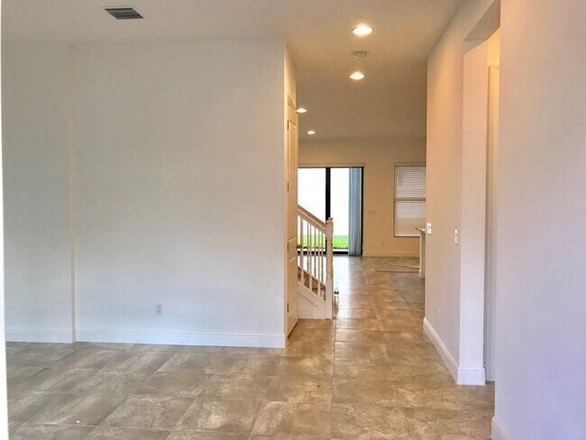Building Photo - 1079 Faulkner Ter