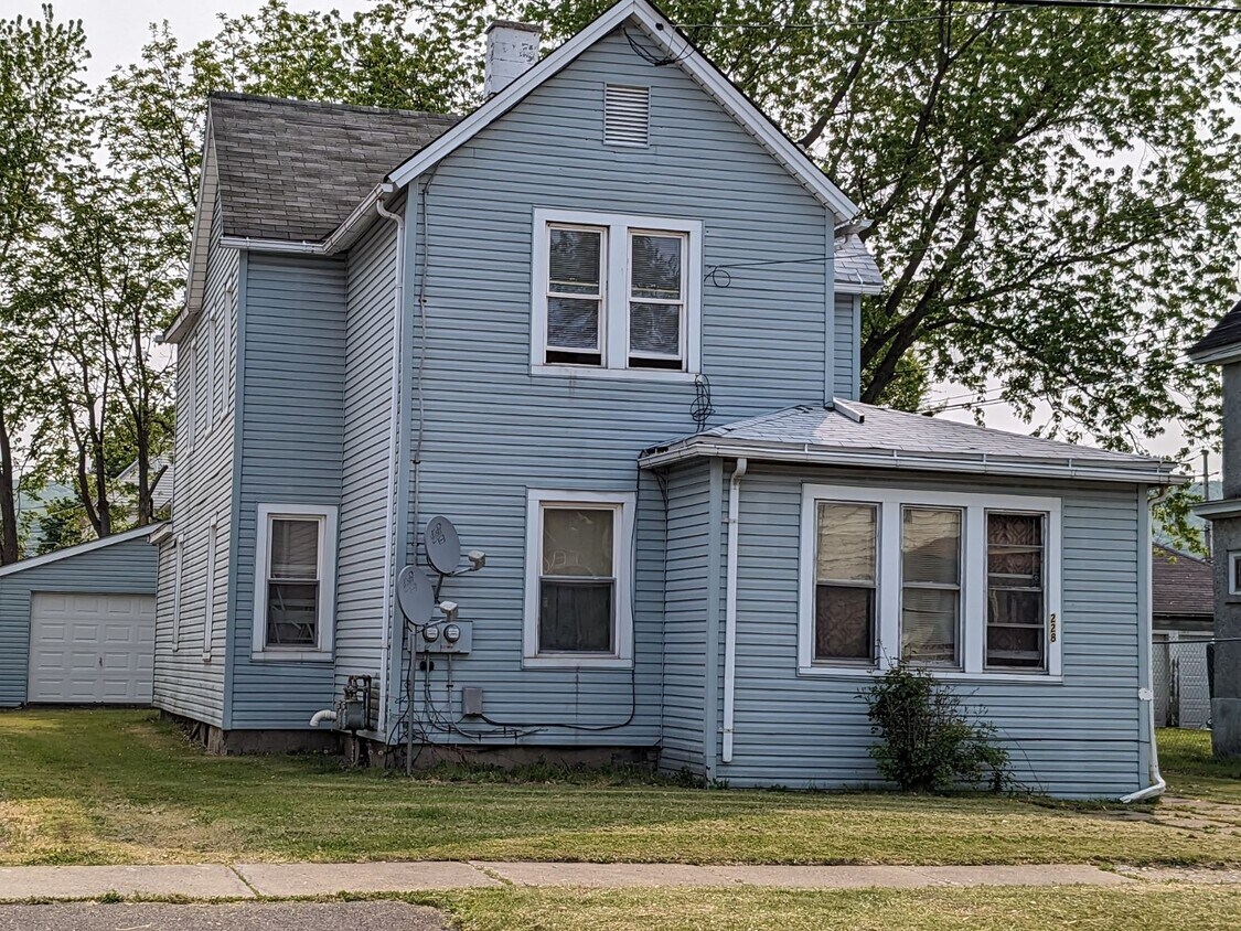 228 Elwood Ave - 228 Elmwood Ave