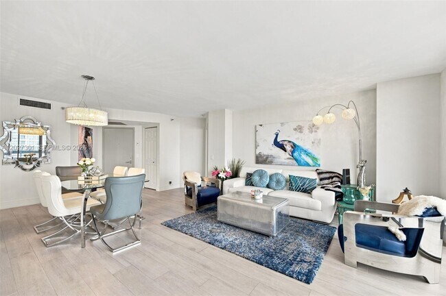 Foto del edificio - 3500 Mystic Pointe Dr
