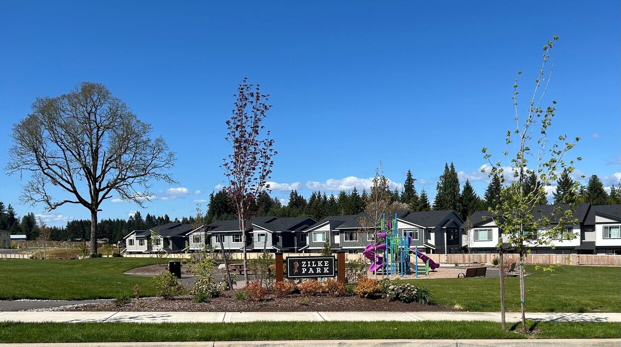 Foto principal - New Construction 3 Bed 2.5 Bath Townhome i...