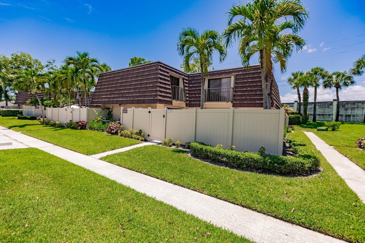 Foto principal - 7719 77th Way
