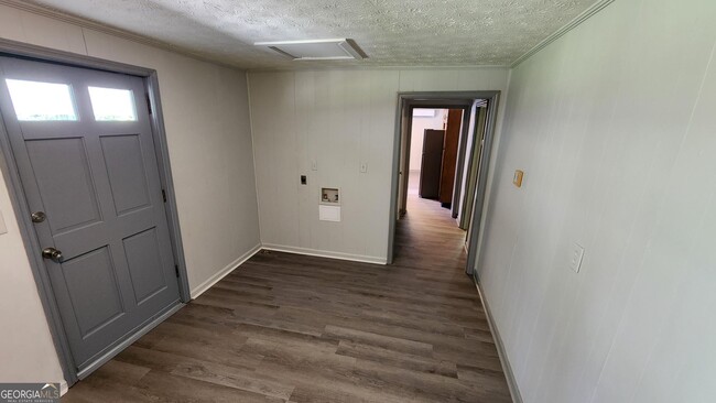 Foto del edificio - 408 Callaway Rd