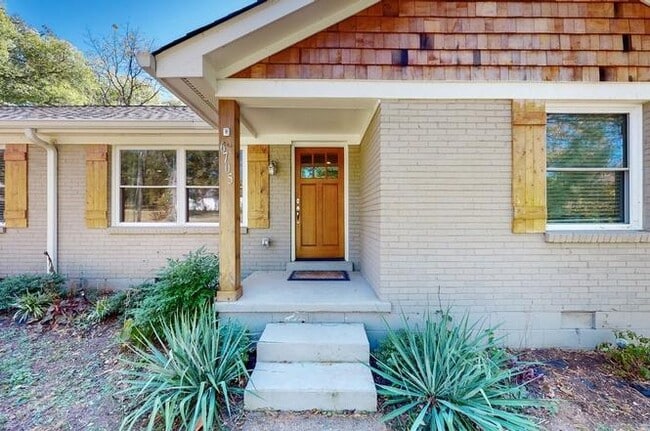 Building Photo - 6705 Fleetwood Dr