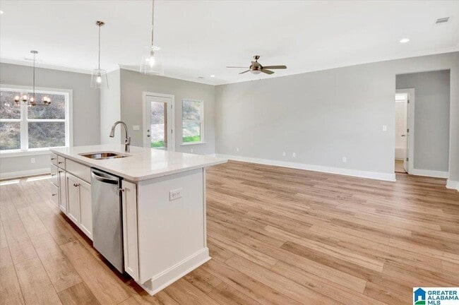 Building Photo - 725 Fallview Ct