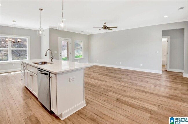 Foto del edificio - 725 Fallview Ct