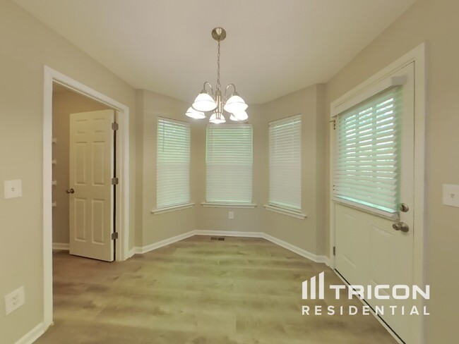 Building Photo - 2144 Shadygrove Walk