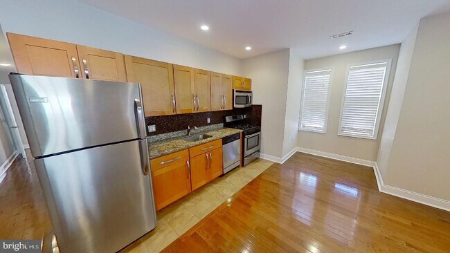 Building Photo - 1113 W Moyamensing Ave