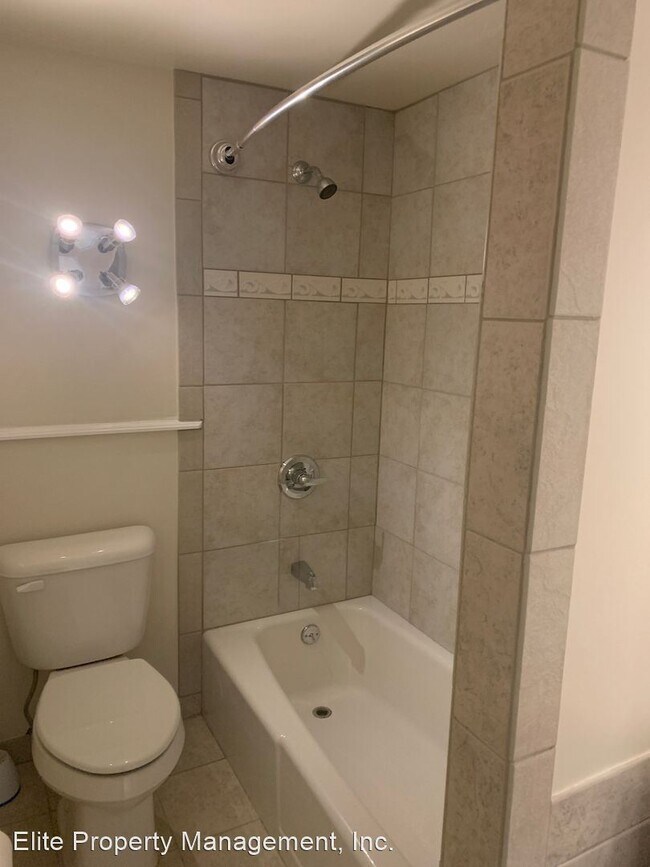 Building Photo - 1 br, 1 bath House - 790 Carlisle Ave., Un...