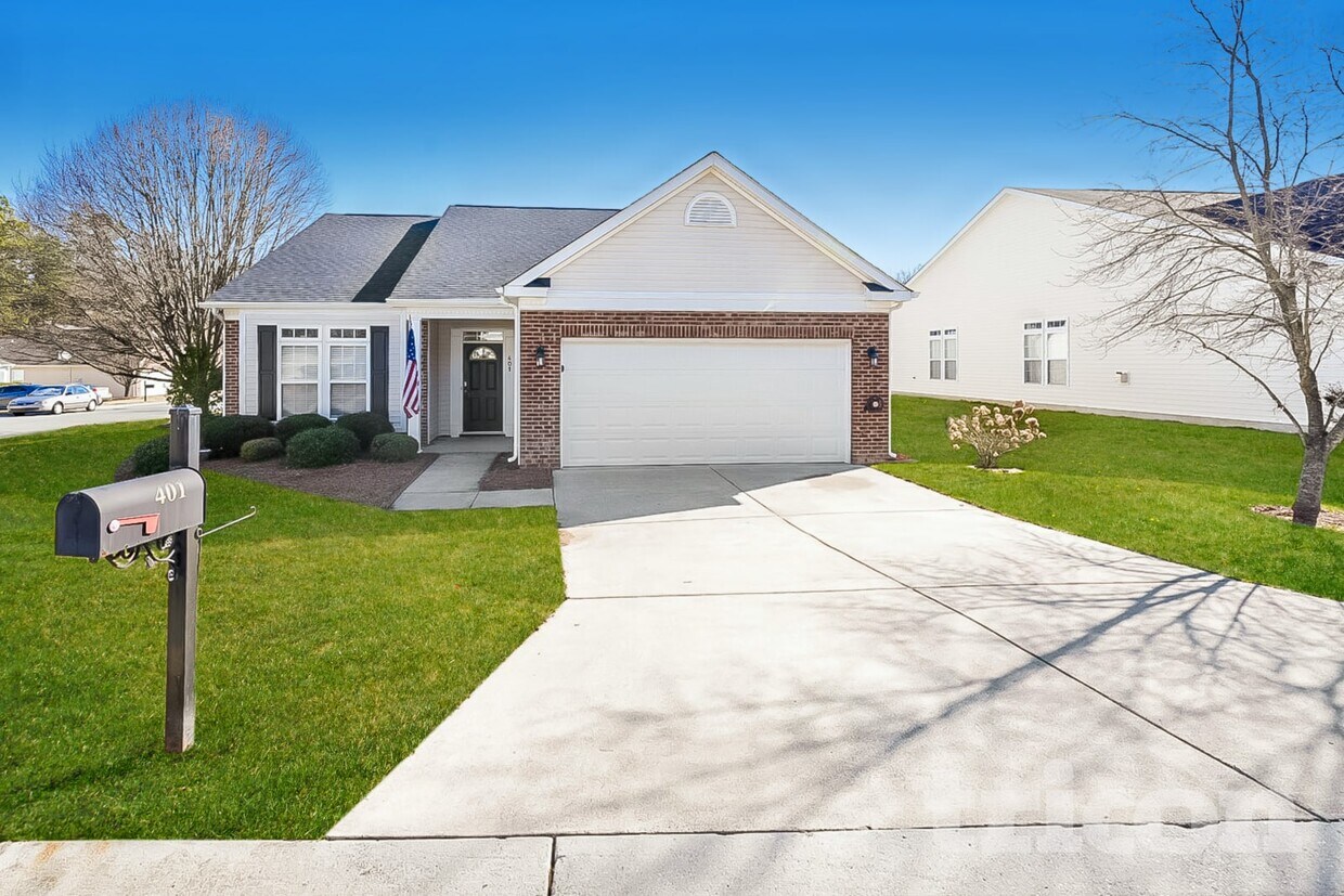 Foto principal - 401 Tortoise Ln