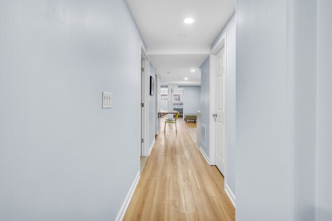 Foto del edificio - 2112 N Sawyer Ave