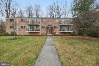 Building Photo - 10607 Weymouth St