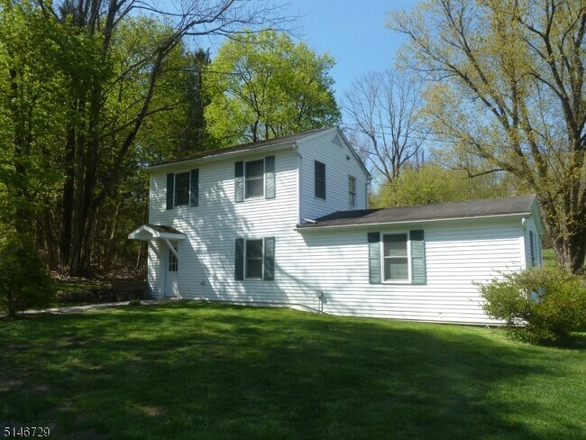Building Photo - 106 Mine Hill Rd