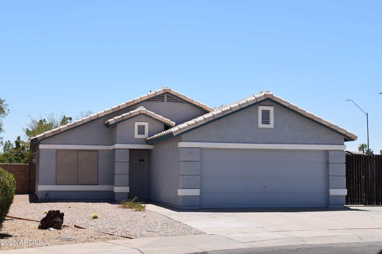 Foto principal - 15951 W Young St