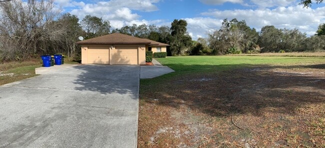 Vista exterior 2 - 810 Placid Lakes Blvd