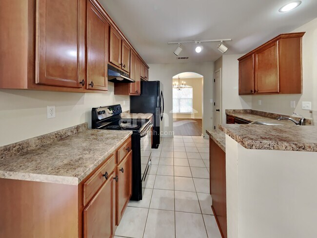 Building Photo - 10221 Eveninghill Dr