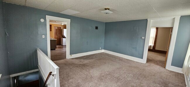 Amplia sala de estar - 9 Fulton Ln