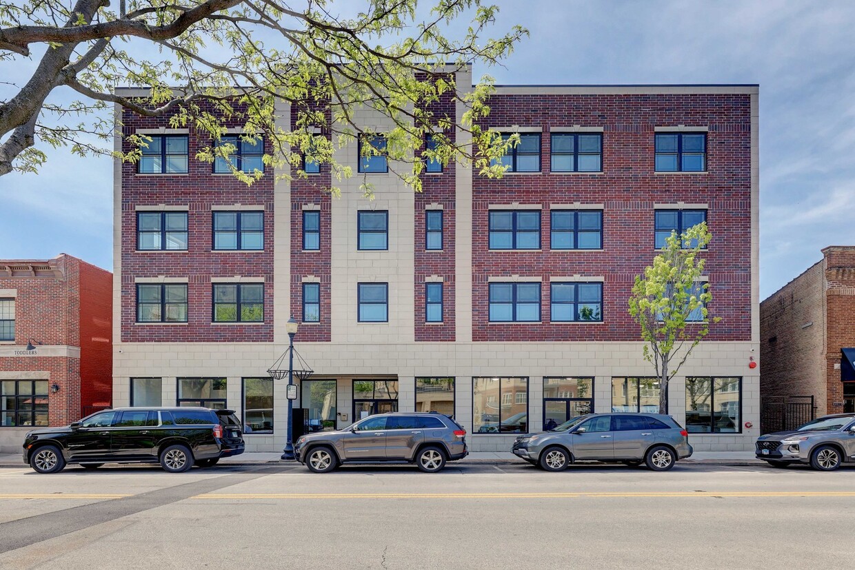 Primary Photo - 8110 Lincoln Ave