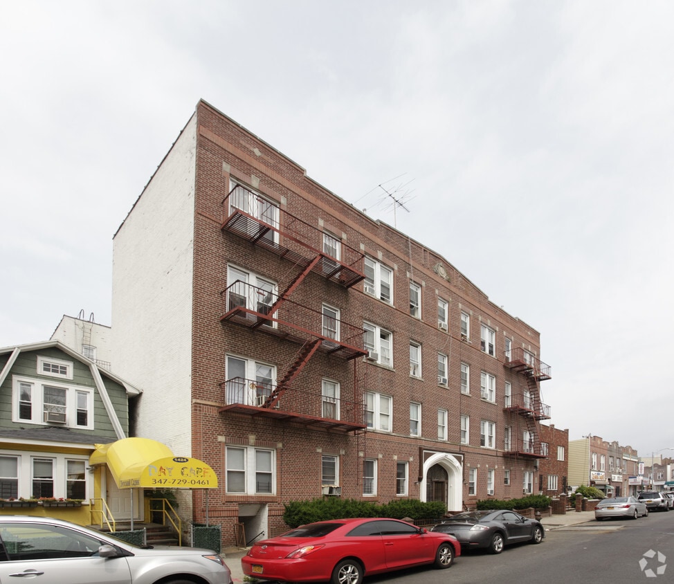 Building Photo - 1414 W 5th St
