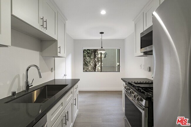 Foto del edificio - 1616 Brockton Ave