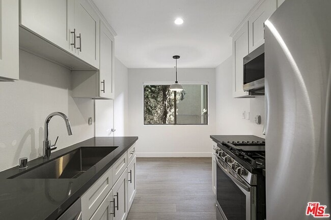 Building Photo - 1616 Brockton Ave