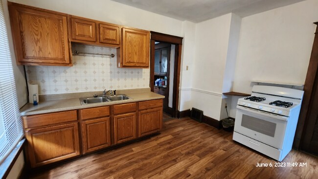 Building Photo - 3062 N Oakland Ave