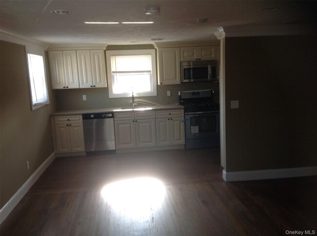 Building Photo - 27 Southridge Dr