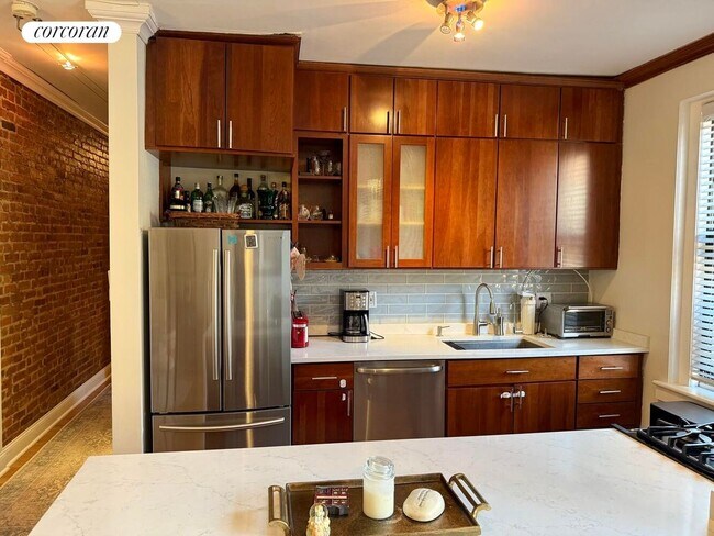 Foto del edificio - 880 W 181st St