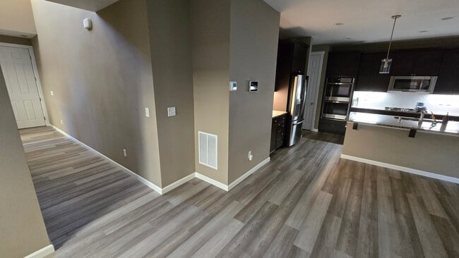 Building Photo - 9852 Prospect Pl