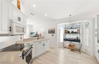 Building Photo - 5928 Sand Wedge Ln