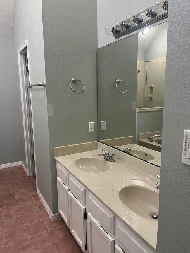 Building Photo - 603 Drakes Landing