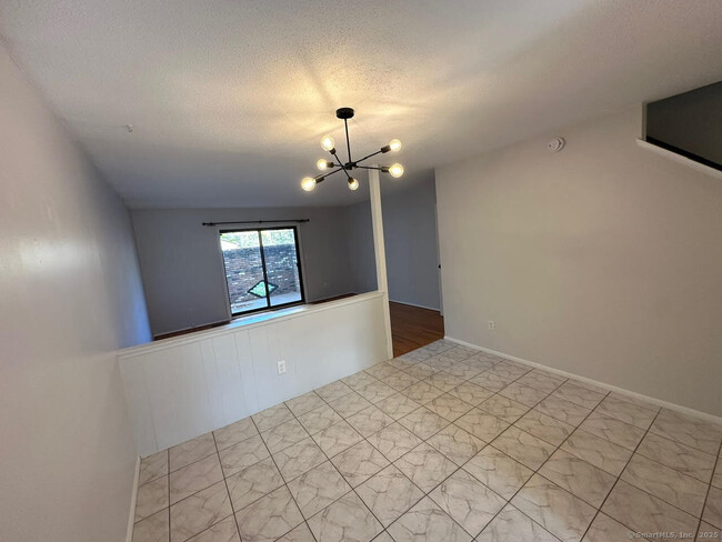 Building Photo - 56 Webster Ct