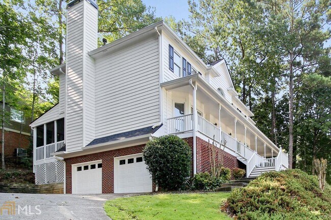 Building Photo - 800 Satinwood Pl