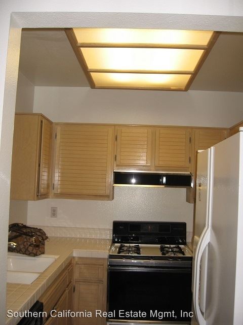 Building Photo - 24101 Del Monte Dr