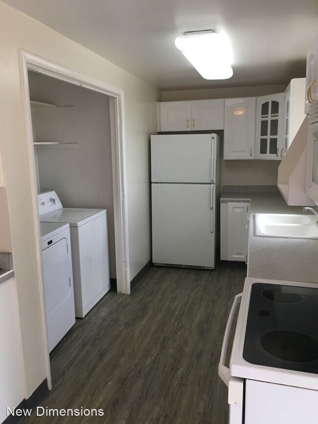 Building Photo - 3 br, 1.5 bath House - 280 Palace Dr.