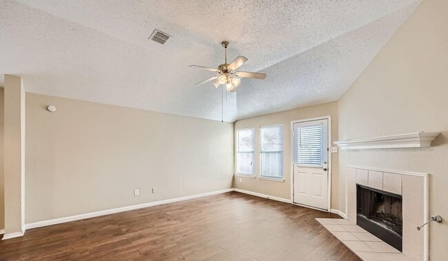 Building Photo - 2210 Sumac Dr