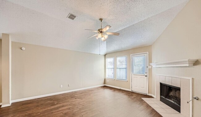 Foto del edificio - 2210 Sumac Dr