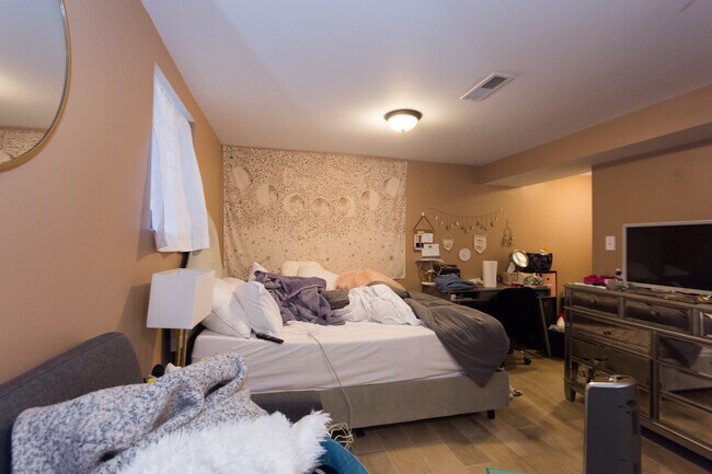 Building Photo - 19 St Lukes Rd