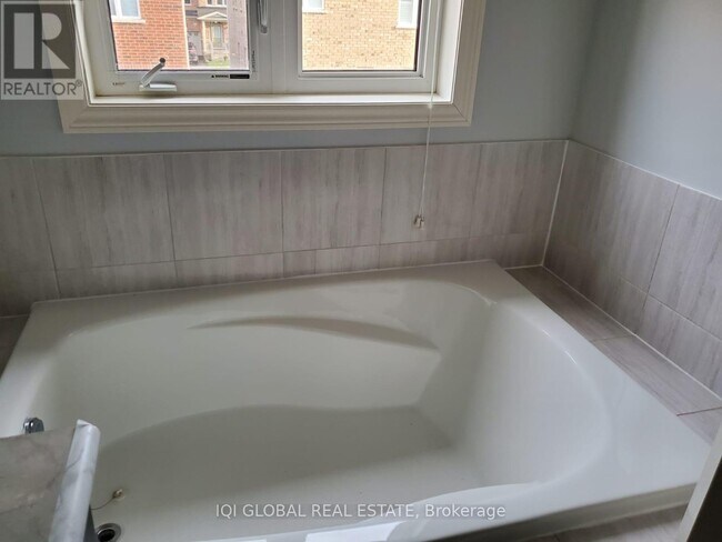 Building Photo - 13 Taurus Rd