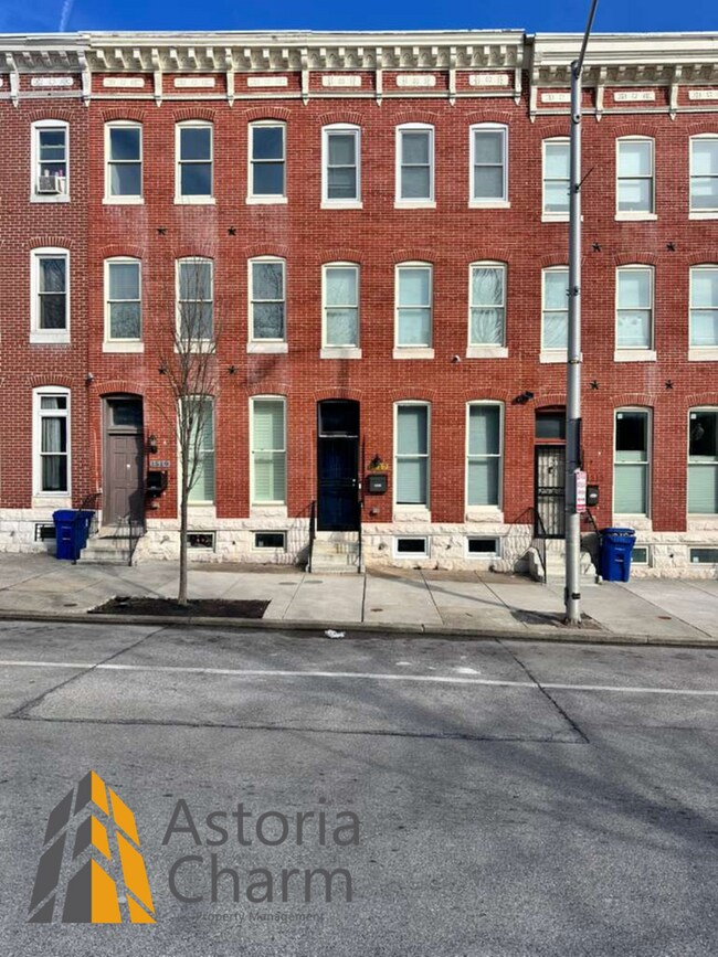 Foto del edificio - Beautifully Renovated 3BR Rowhome Near Johns Hopkins – Gated Parking + Modern Upgrades