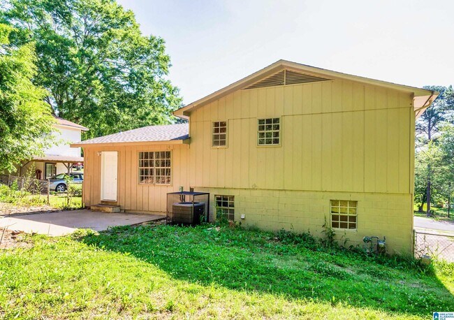 Building Photo - 5189 Rick Dr