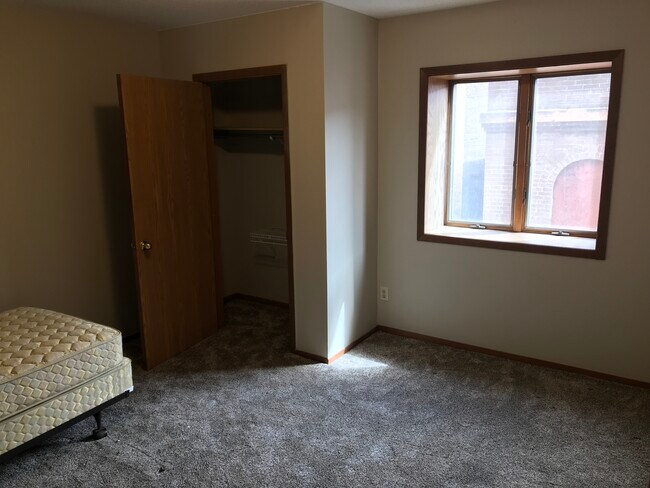 Bedroom - 21 1st Ave SE
