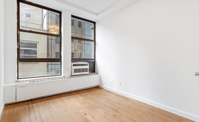 Foto del edificio - 102 Fulton St