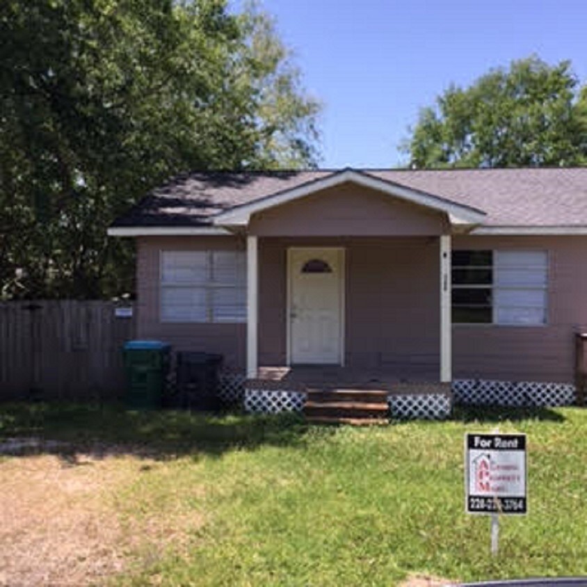 245 Reed Ave, Long Beach, MS 39560 Condo for Rent in Long Beach, MS