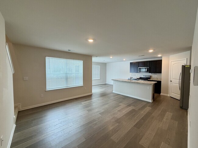 Foto del edificio - 633 Currant Cir