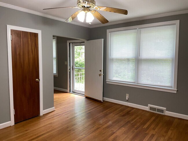 Foto del edificio - Beautiful 2 bed, 1 bath brick home! Located in Asheboro near McCrary Park!