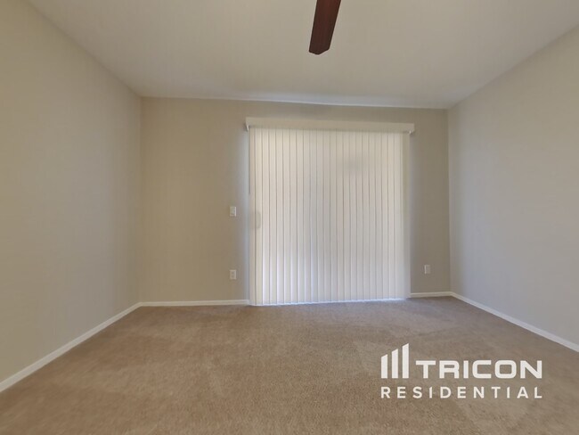 Foto del edificio - 20 N 220th Ln